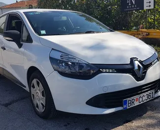 Front view of a rental Renault Clio 4 in Bar, Montenegro ✓ Car #531. ✓ Manual TM ✓ 18 reviews.