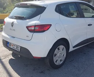 Diesel 1.5L engine of Renault Clio 4 2014 for rental in Bar.