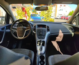 Mietwagen Opel Astra Sedan 2017 in Montenegro, mit Benzin-Kraftstoff und 83 PS ➤ Ab 39 EUR pro Tag.
