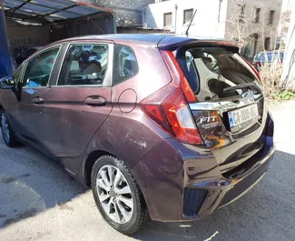 Vermietung Honda Fit. Wirtschaft, Komfort Fahrzeug zur Miete in Georgien ✓ Kaution Einzahlung von 900 GEL ✓ Versicherungsoptionen KFZ-HV, TKV, VKV Komplett, Insassen, Diebstahlschutz.
