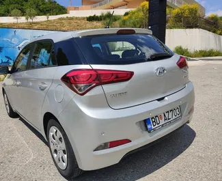 Mietwagen Hyundai i20 2015 in Montenegro, mit Benzin-Kraftstoff und 74 PS ➤ Ab 39 EUR pro Tag.