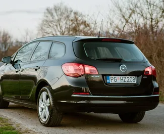 Wynajmij Opel Astra Sports Tourer 2013 w Czarnogórze. Paliwo: Diesel. Moc: 81 KM ➤ Koszt od 22 EUR za dobę.