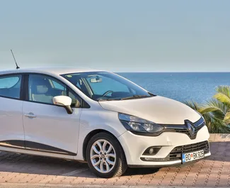 Front view of a rental Renault Clio 4 in Budva, Montenegro ✓ Car #6006. ✓ Automatic TM ✓ 9 reviews.