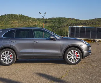Motore Benzina da 4,8L di Porsche Cayenne Turbo 2011 per il noleggio a Tbilisi.