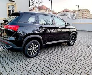 Petrol 1.5L engine of Chevrolet Captiva 2022 for rental in Prague.