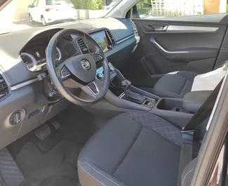 Vermietung Skoda Karoq. Komfort, Crossover Fahrzeug zur Miete in Montenegro ✓ Kaution Einzahlung von 200 EUR ✓ Versicherungsoptionen KFZ-HV, VKV Plus, VKV Komplett, Ausland.