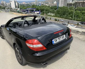 Wynajmij Mercedes-Benz SLK Cabrio 2004 w Gruzji. Paliwo: Benzyna. Moc: 163 KM ➤ Koszt od 142 GEL za dobę.