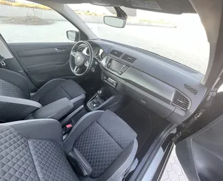 Skoda Fabia 2016 dostupné na prenájom v v meste Durres, s limitom kilometrov neobmedzené.
