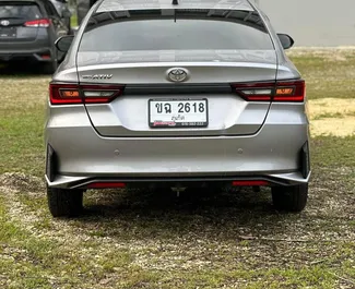 Noleggio auto Toyota Yaris Ativ 2022 in Thailandia, con carburante Benzina e  cavalli di potenza ➤ A partire da 1500 THB al giorno.