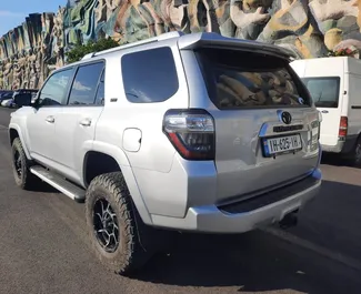 Vermietung Toyota 4 Runner. Komfort, SUV Fahrzeug zur Miete in Georgien ✓ Kaution Einzahlung von 1200 GEL ✓ Versicherungsoptionen KFZ-HV, TKV, VKV Komplett, Insassen, Diebstahlschutz.