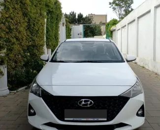 Vooraanzicht van een huurauto Hyundai Accent in Bakoe, Azerbeidzjan ✓ Auto #7906. ✓ Transmissie Automatisch TM ✓ 1 beoordelingen.