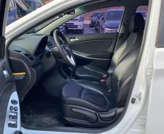 Hyundai Accent 2014 dostupné na prenájom v v meste Durres, s limitom kilometrov neobmedzené.