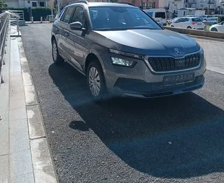 Frontansicht eines Mietwagens Skoda Kamiq in Budva, Montenegro ✓ Auto Nr.9676. ✓ Automatisch TM ✓ 1 Bewertungen.