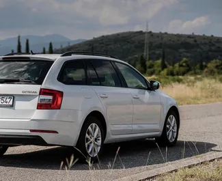 Wynajmij Skoda Octavia Combi 2019 w Czarnogórze. Paliwo: Diesel. Moc: 85 KM ➤ Koszt od 30 EUR za dobę.