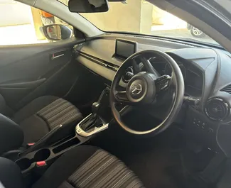Vista frontale di un noleggio Mazda 2 a Limassol, Cipro ✓ Auto #10323. ✓ Cambio Automatico TM ✓ 1 recensioni.