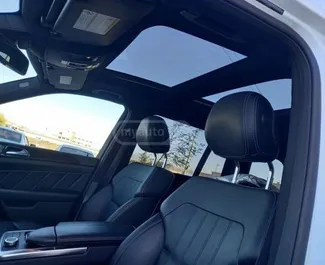 Verhuur Mercedes-Benz GL-Class. Premium, Luxe, SUV Auto te huur in Georgië ✓ Borg van Borg van 500 GEL ✓ Verzekeringsmogelijkheden TPL.