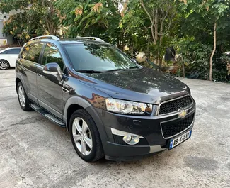Wynajmij Chevrolet Captiva 2014 w Albanii. Paliwo: Diesel. Moc: 150 KM ➤ Koszt od 40 EUR za dobę.
