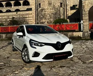 Vooraanzicht van een huurauto Renault Clio 5 in Budva, Montenegro ✓ Auto #11127. ✓ Transmissie Automatisch TM ✓ 0 beoordelingen.