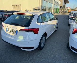 Орендуйте Skoda Scala 2024 в Албанії. Паливо: Бензин. Потужність:  к.с. ➤ Вартість від 36 EUR за добу.