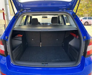 Petrol 1.0L engine of Skoda Fabia Combi 2020 for rental in Prague.