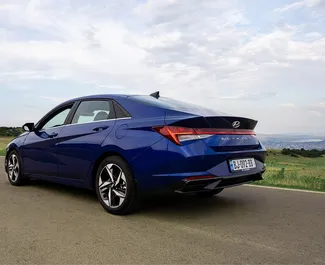 Benzīns 2,0L dzinējs Hyundai Elantra 2023 nomai Tbilisi.
