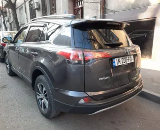Frontansicht eines Mietwagens Toyota RAV4 in Tiflis, Georgien ✓ Auto Nr.375. ✓ Automatisch TM ✓ 10 Bewertungen.