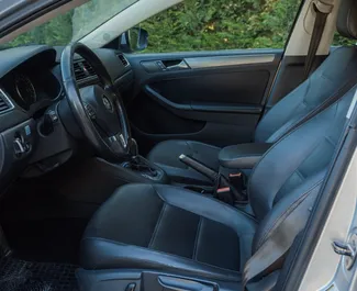 Prenájom Volkswagen Jetta. Auto typu Ekonomická, Komfort na prenájom v v Albánsku ✓ Bez zálohy ✓ Možnosti poistenia: TPL.