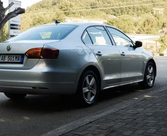 Volkswagen Jetta 2015 dostupné na prenájom v v meste Durres, s limitom kilometrov neobmedzené.