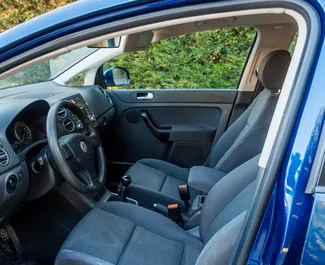 Volkswagen Golf Plus 2005 dostupné na prenájom v v meste Durres, s limitom kilometrov neobmedzené.