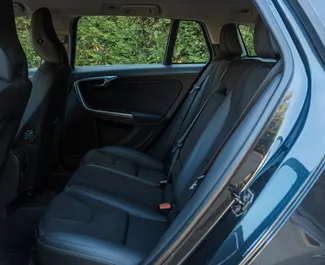 Volvo V60 2013 dostupné na prenájom v v meste Durres, s limitom kilometrov neobmedzené.