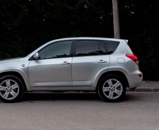 Prenájom auta Toyota RAV4 2007 v v Albánsku, s vlastnosťami ✓ palivo Diesel a výkon 150 koní ➤ Od 22 EUR za deň.