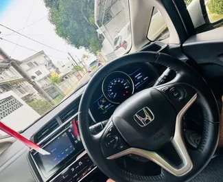 Wynajem samochodu Honda Fit nr 14452 (Automatyczna) w Port Louis, z silnikiem 1,5l. Hybryda ➤ Bezpośrednio od Manish na Mauritiusie.