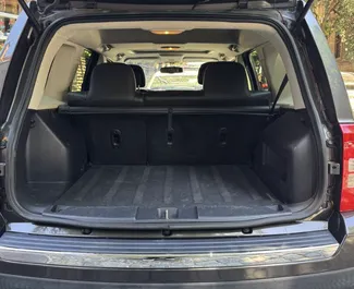 Pronájem auta Jeep Patriot 2017 v Gruzii, s palivem Benzín a výkonem 180 koní ➤ Cena od 60 GEL za den.