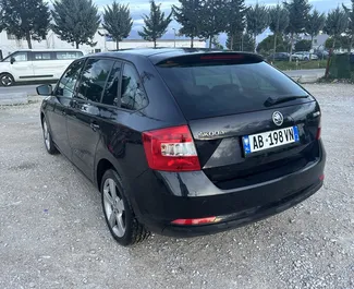 Skoda Rapid Spaceback noma. Ekonomiskā, Komforta automašīna nomai Albānijā ✓ Depozīts 100 EUR ✓ Apdrošināšanas iespējas: TPL, CDW, FDW, Ārvalstīs, Young.