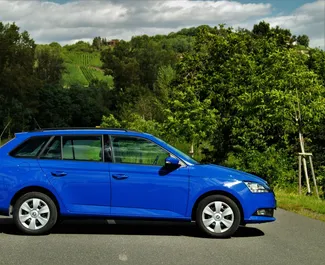 Benzine motor van 1,0L van Skoda Fabia Combi 2019 te huur in Boedapest.