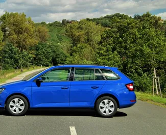Autohuur Skoda Fabia Combi 2019 in in Hongarije, met Benzine brandstof en 75 pk ➤ Vanaf 19 EUR per dag.