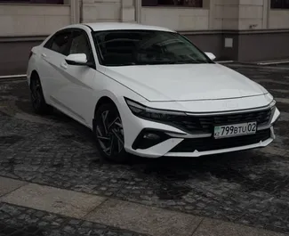 Vista frontale di un noleggio Hyundai Elantra ad Almaty, Kazakistan ✓ Auto #15530. ✓ Cambio Automatico TM ✓ 0 recensioni.