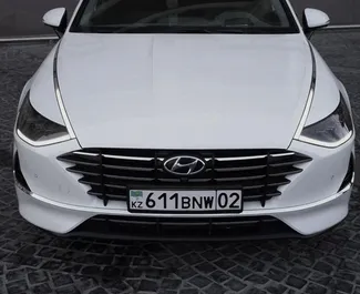 Hyundai Sonata 2021 zur Miete verfügbar in Almaty, mit Kilometerbegrenzung 200 km/Tag.