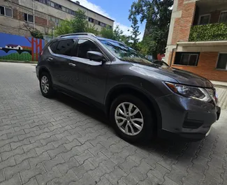 Wynajmij Nissan Rogue 2018 w Gruzji. Paliwo: Benzyna. Moc: 160 KM ➤ Koszt od 118 GEL za dobę.