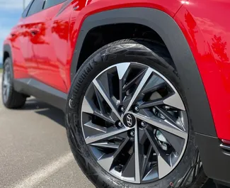 Hyundai Tucson 2024 beschikbaar voor verhuur in Ljubljana, met een kilometerlimiet van onbeperkt.