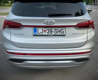 Verhuur Hyundai Santa Fe. Comfort, Crossover Auto te huur in Slovenië ✓ Borg van Borg van 1000 EUR ✓ Verzekeringsmogelijkheden TPL, Passagiers, Buitenland, Jonge.