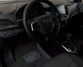 Hyundai Accent 2021 disponibile per il noleggio ad Almaty, con limite di chilometraggio di 200 km/giorno.