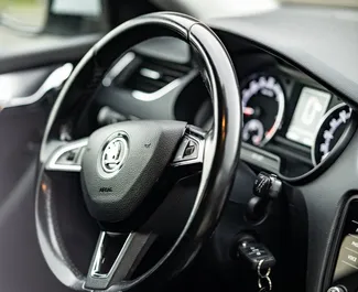 Skoda Octavia Combi 2018 – wynajem od właścicieli w Podgoricy (Czarnogóra).