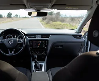 Wynajmij Skoda Octavia Combi 2018 w Czarnogórze. Paliwo: Benzyna. Moc: 85 KM ➤ Koszt od 25 EUR za dobę.