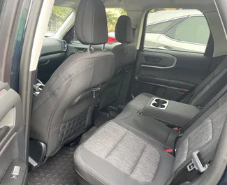 Ford Bronco interjöör rentimiseks Gruusias. Suurepärane 5-kohaline auto Automaatne käigukastiga.
