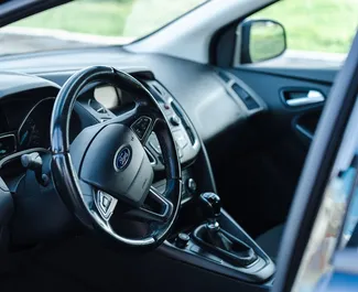 Wynajmij Ford Focus SW 2018 w Czarnogórze. Paliwo: Diesel. Moc: 120 KM ➤ Koszt od 25 EUR za dobę.