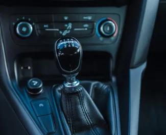Ford Focus SW – samochód kategorii Ekonomiczny, Komfort na wynajem w Czarnogórze ✓ Depozyt 200 EUR ✓ Ubezpieczenie: OC, CDW, SCDW, FDW, Od Kradzieży, Zagranica, Młody, Bez Depozytu.