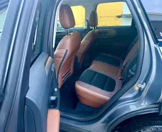 Ford Bronco 2025 on rentimiseks saadaval Tbilisis, piiranguga piiramatu kilomeetrit.