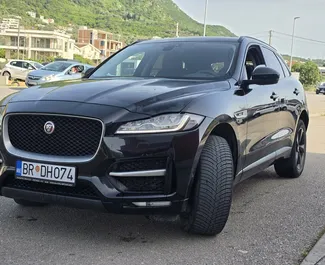 Araç Kiralama Jaguar F-PACE #4257 Otomatik Bar'da, 2,0L motor ile donatılmış ➤ Goran tarafından Karadağ'da.