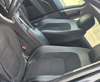 Jaguar F-PACE 2021, Bar'da için kiralık, sınırsız kilometre sınırı ile.